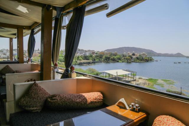 Hotel Sargam Sadan Udaipur Bagian luar foto